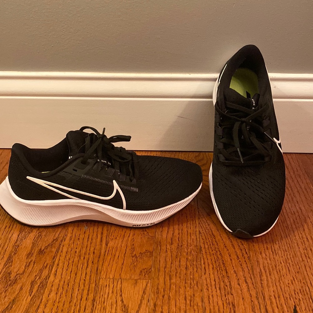 Girls nike black shoes